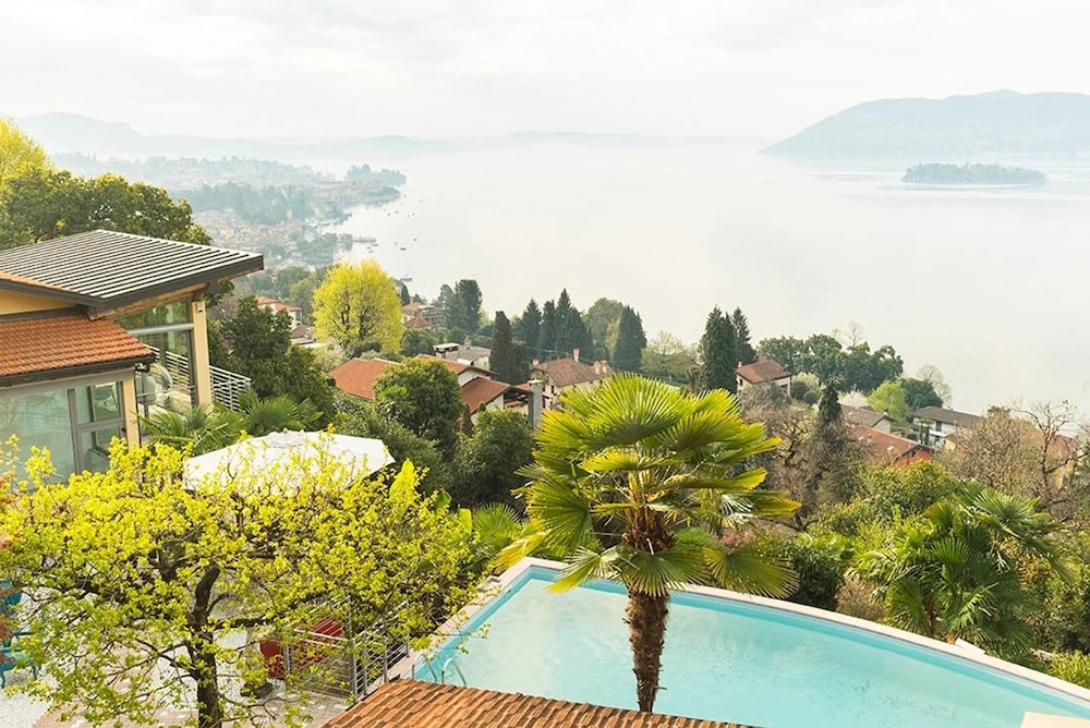Luxury Italian Lakes Villa With Private Pool, Gym, Bbq, Wifi, Lake Views photo 2