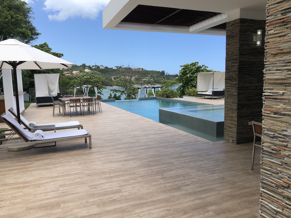 Newly LUXURY designed villa