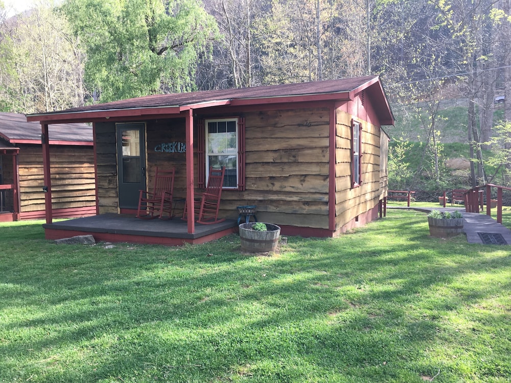 Smoky View Cottages & RV Resorts