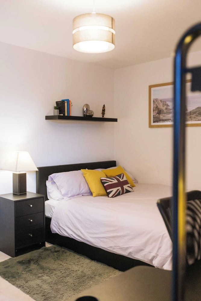 Stylish & Cosy 2BD Flat - Old Market view 3