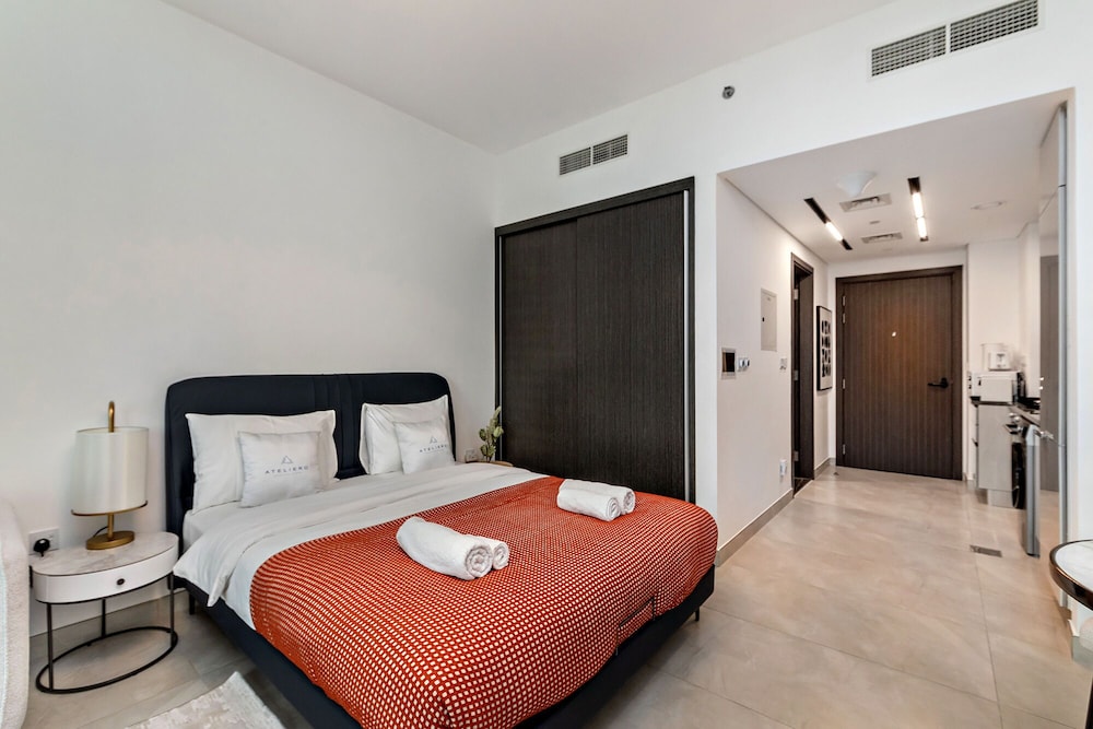 Modern Studio at Paragon