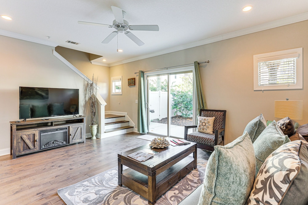 3 Mi to Pier Village: Dog-friendly St Simons Home!