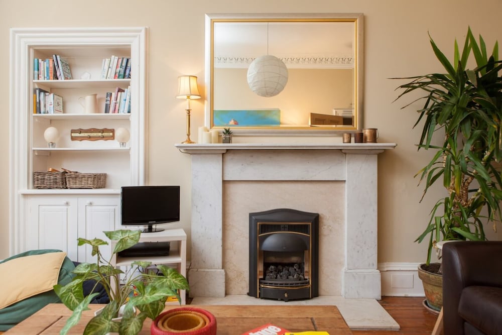 Amazing 4 Bedroom Apartment Just Off The Meadows