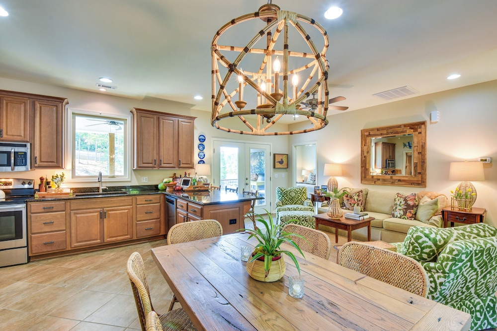 Lakefront Fun Near Clemson! Retreat w/ Pool Access