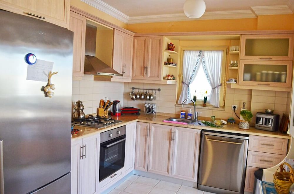 Apartment 3 Bedroom Lake View 7 by Likya Global