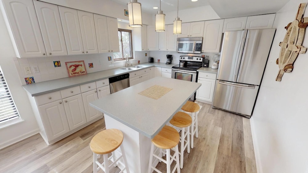 1603 Lovell Avenue Manor by Tybee Vacation Rentals