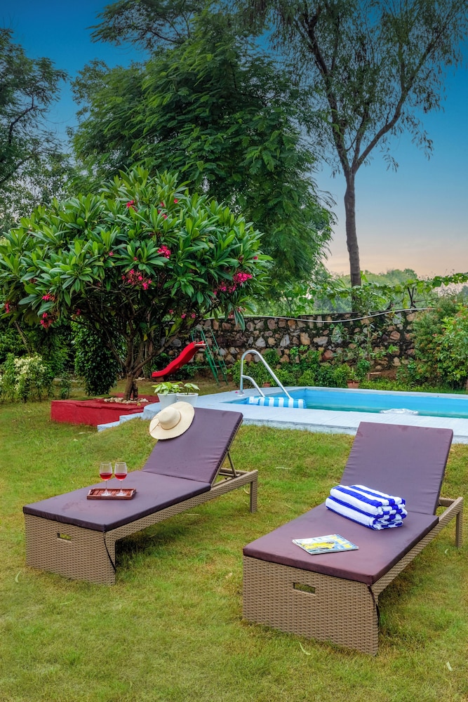 Alaya Stays 3 BHK with Pvt Pool-Daffodil
