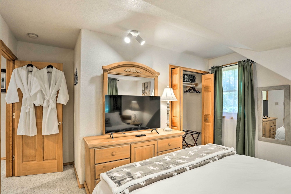 Bayfield Cabin w/ Wraparound Deck & Fire Pit view 3