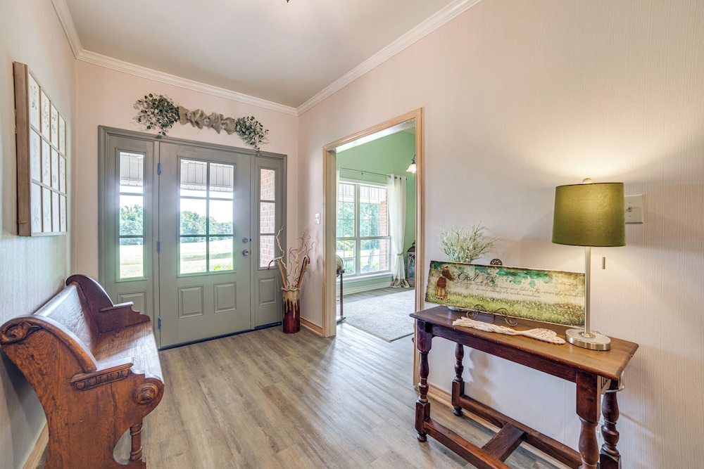 Tranquil Family Retreat: 4 Mi to Dtwn Winnsboro!