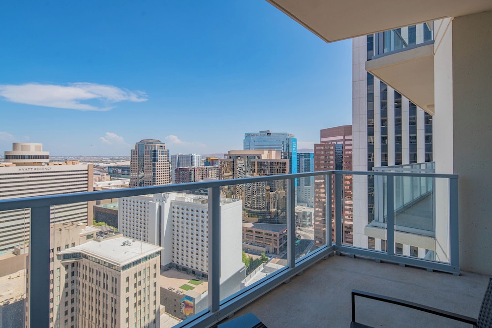 ROVE LIVING/KL - 44 Monroe