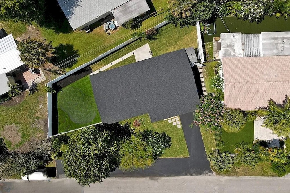 Chic 3BR 2BA Getaway With Private Pool Oasis