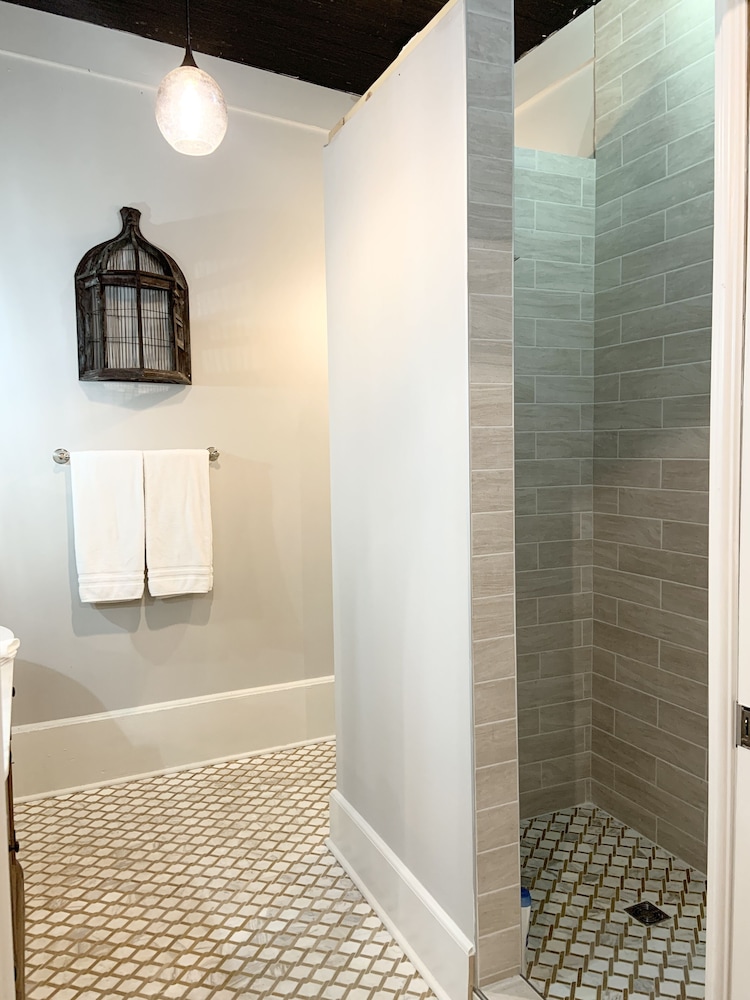 Sweetwater Vacations - Remedies Inn - Property Image 6