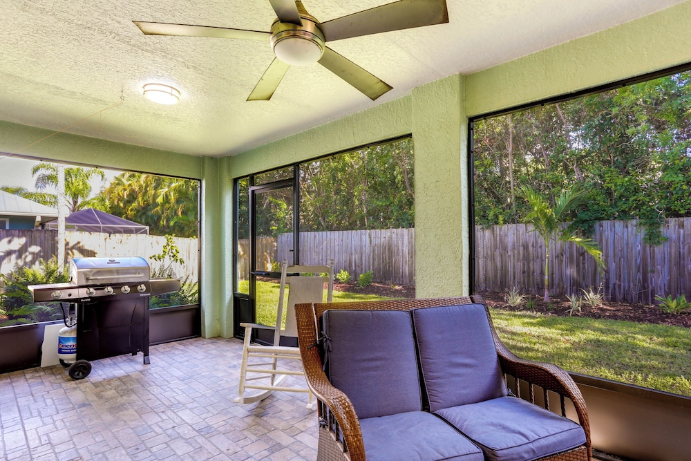 Inviting Jensen Beach Home w/ Screened-in Patio!