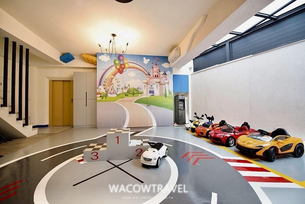 Fun Holiday Hostel