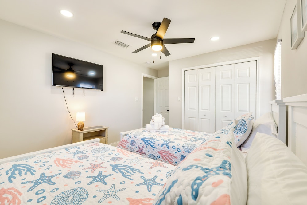 Walk to Fort Myers Beach: Family-friendly Getaway!