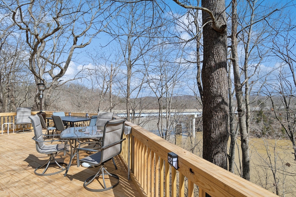Lakelife At Somerset 4 Bedroom Home
