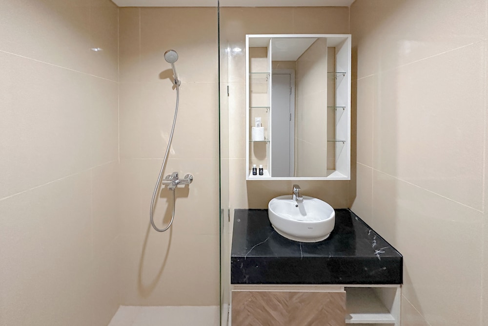 New Contemporary 2Br At Grand Sungkono Lagoon Apartment