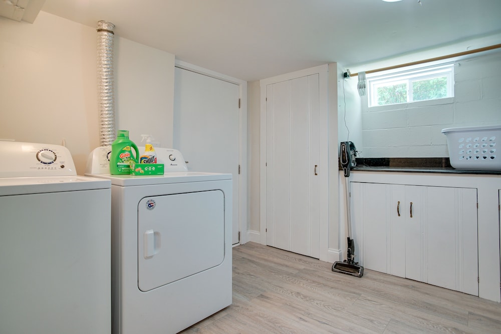 Newly Renovated Dennis Port Home: Close to Beaches