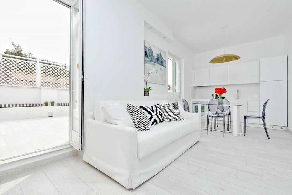 Rm-h501-pale6m5 Monti Apartments - M16