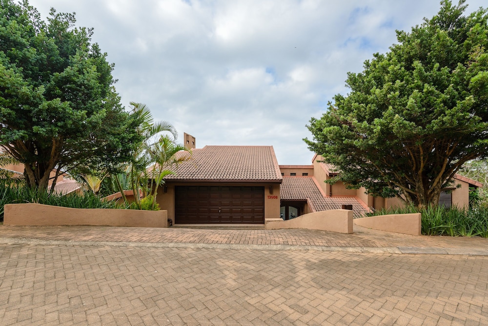 San Lameer Villa Rentals Three Bedroom Luxury 13908