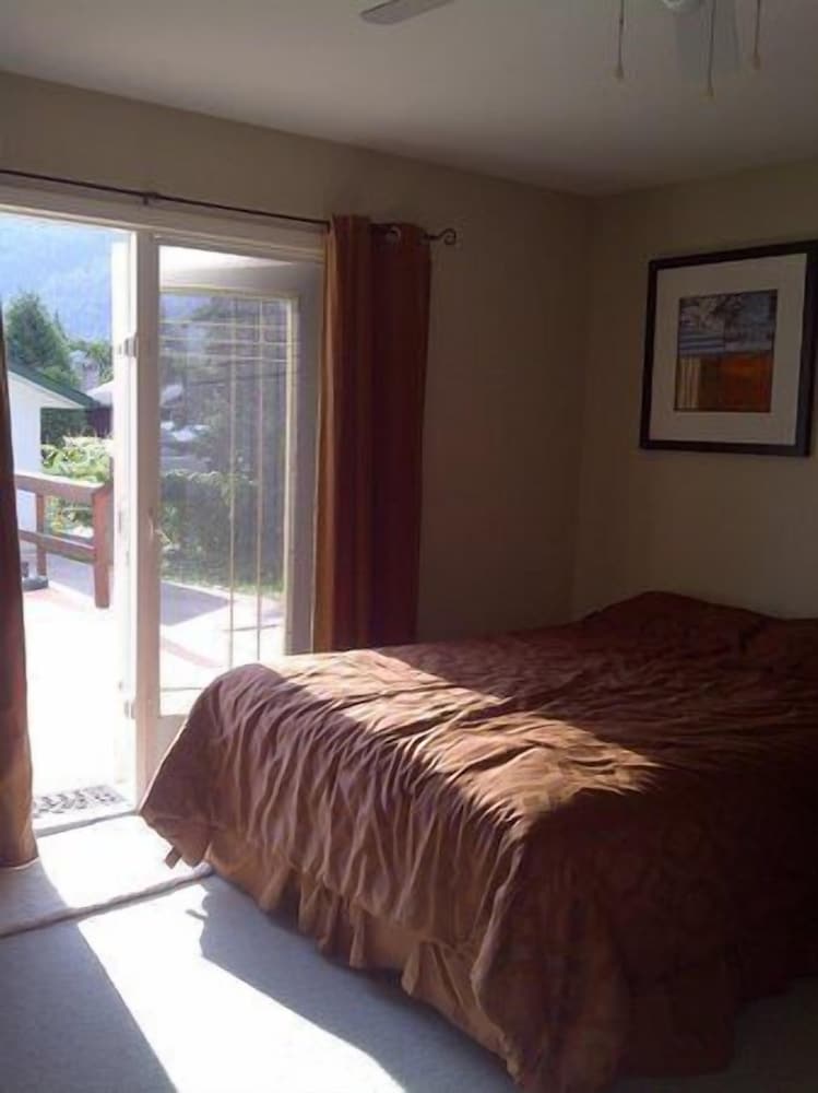 SunDog B & B