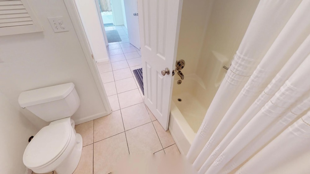 1603 Lovell Avenue Manor by Tybee Vacation Rentals