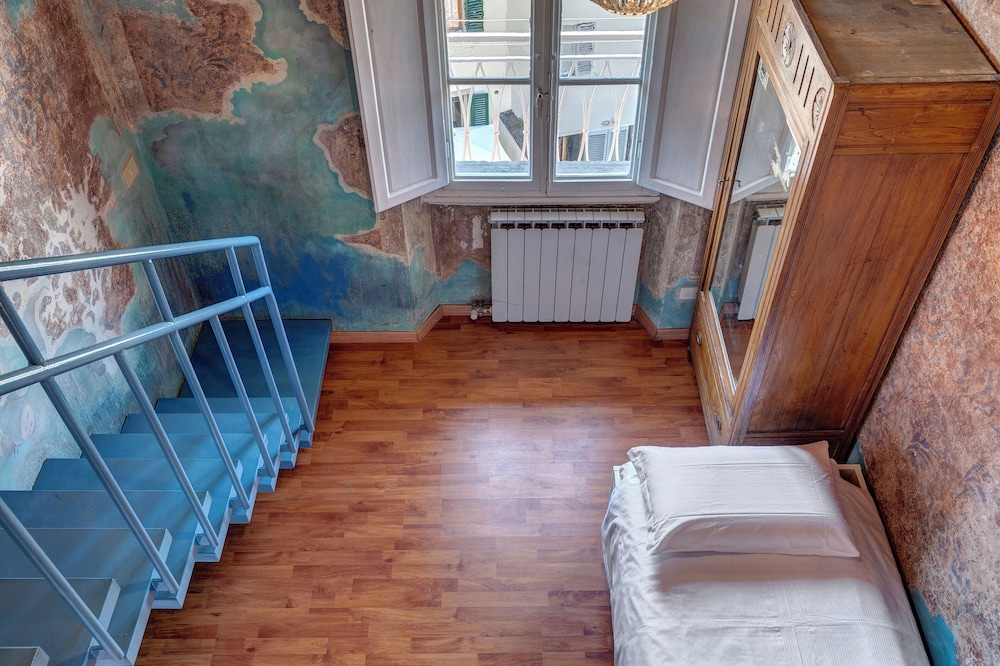 Palestro Apartment by Mamo Florence