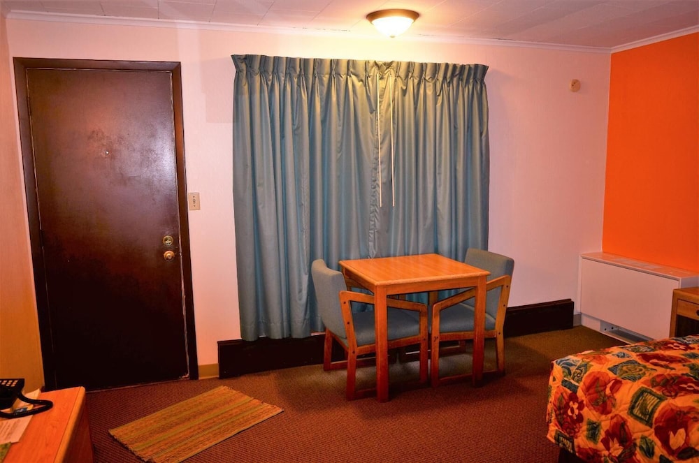 Budget Host Inn Iron Mountain