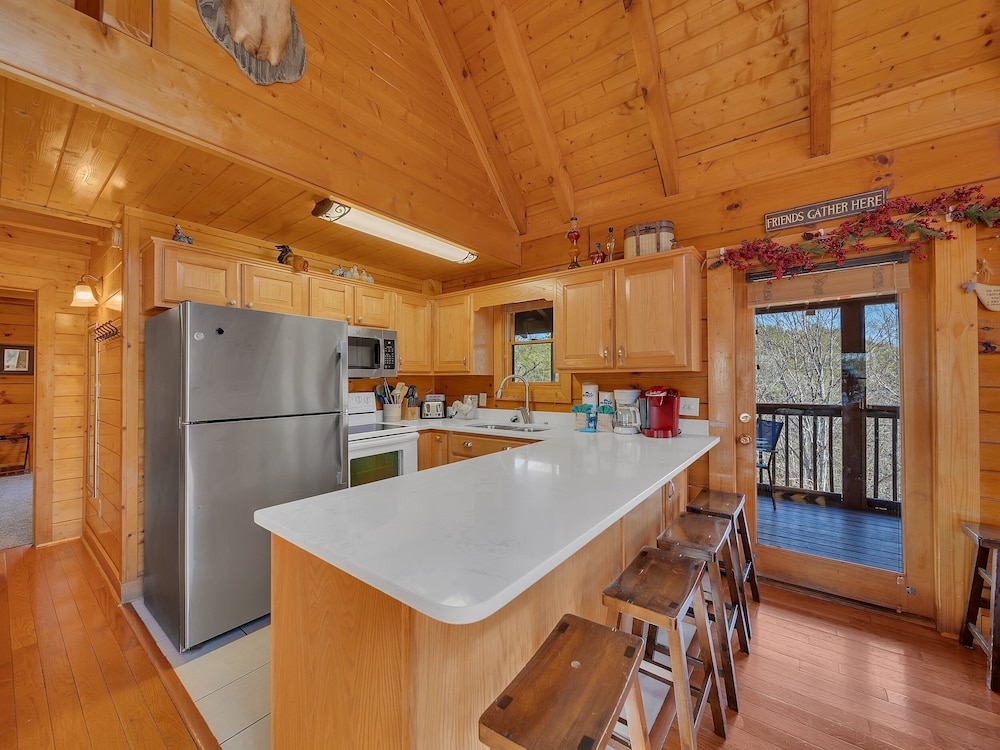 Ern821 - Tranquil Times 5 Bedroom Cabin