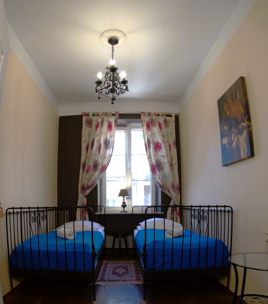 Chmielna Guest House