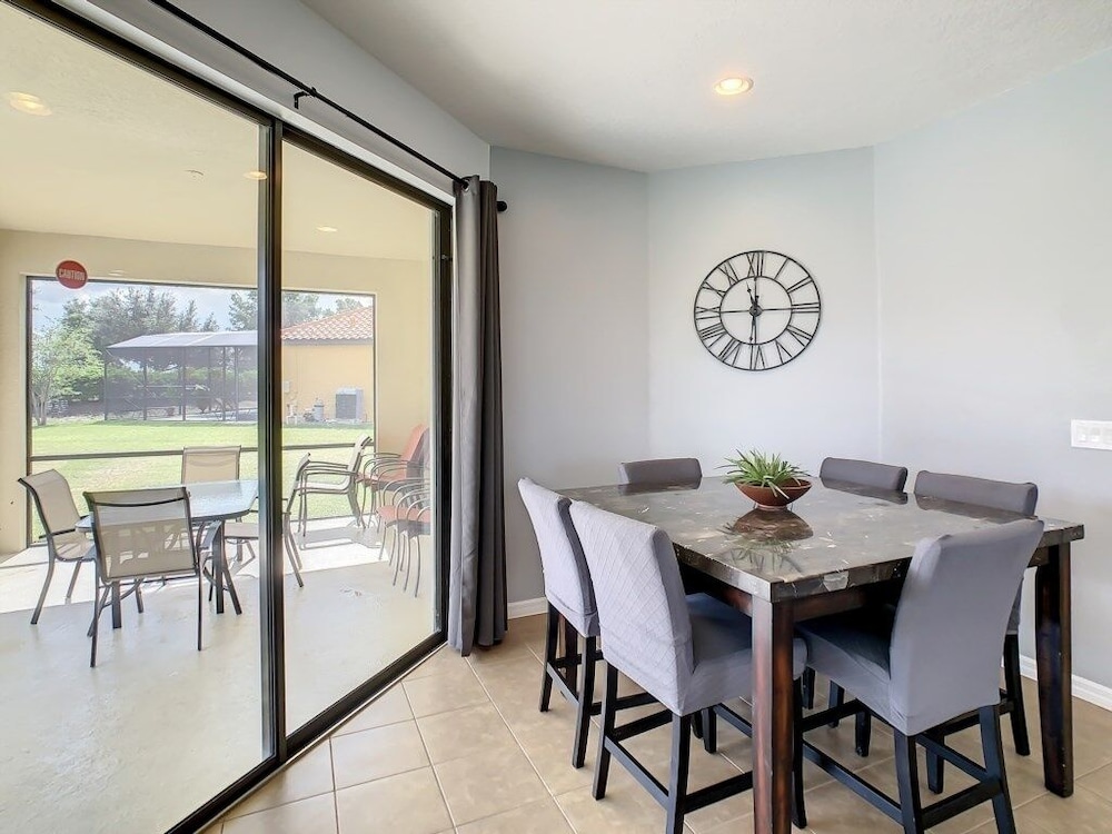 Luxury Villa W/ Private Pool, Golf Resort Amenities & Near Disney 5 Bedroom Villa