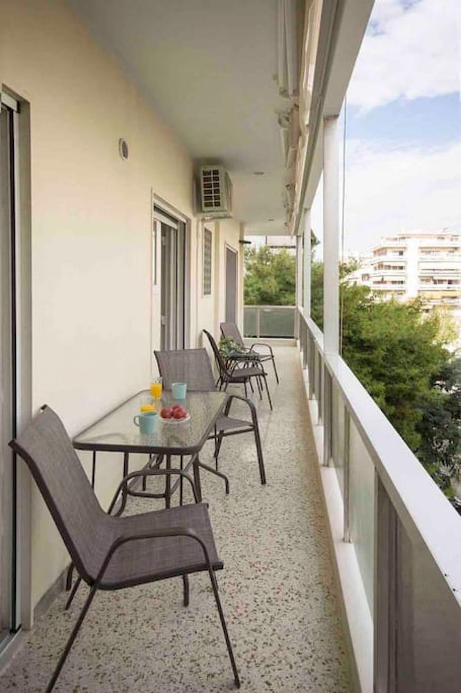 Alkuoni lux Flat at P Faliro
