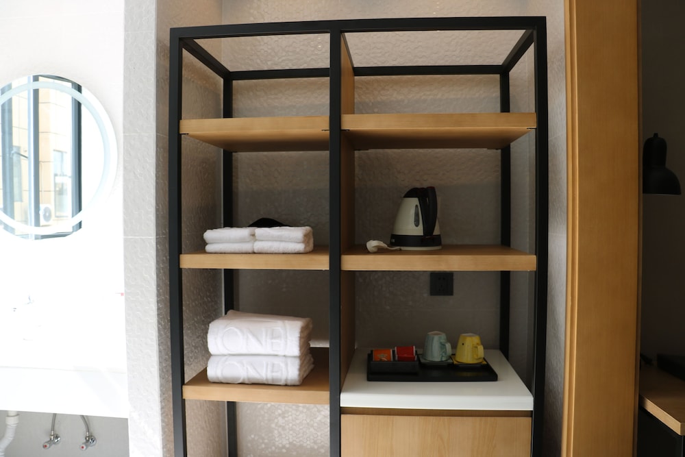 One Flight Apartment Bao'an Branch