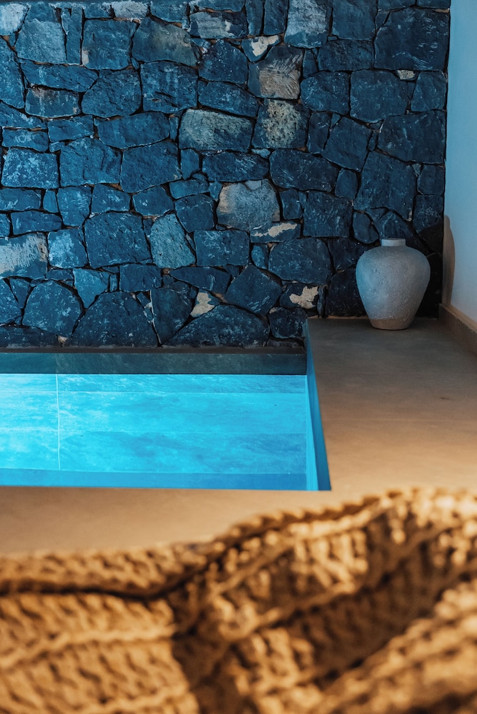 Erthā Suites with private pools