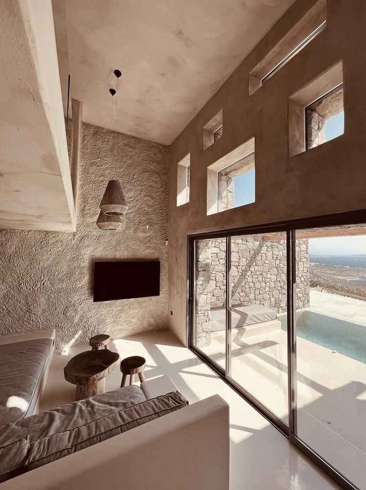 Ria Mar Villas & Suites by Live&Travel
