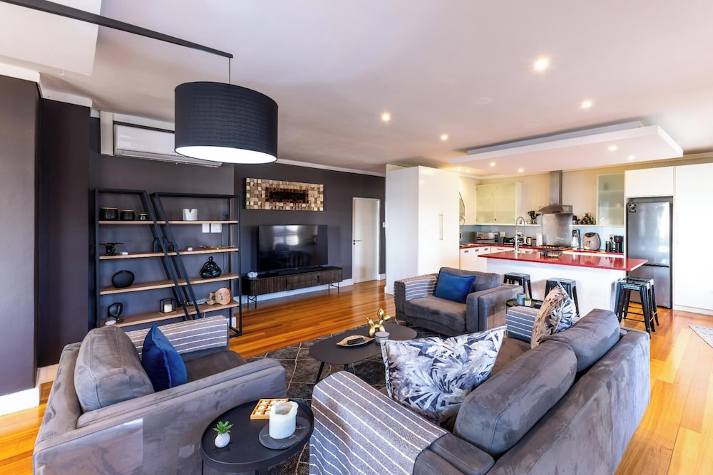 Sea Point View 3bed Apartment Cornerstone Place