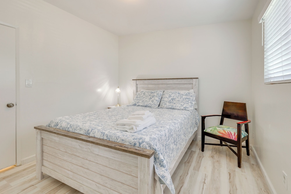 8 Mi to Carlsbad Beach: Home w/ Patio & Yard