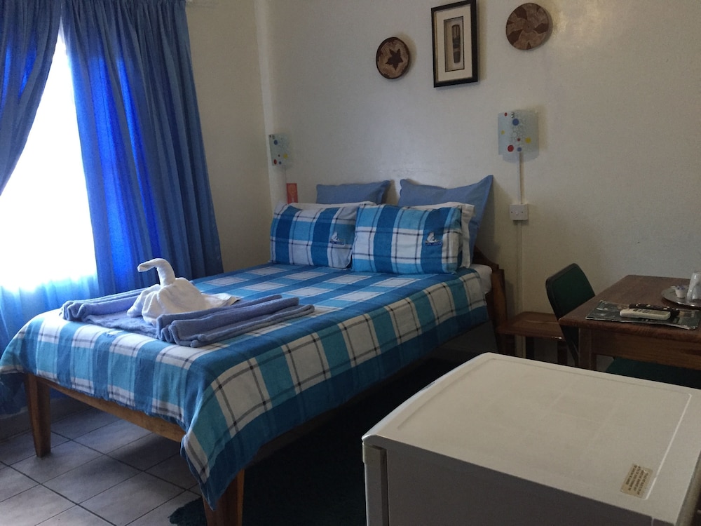 Liya Guest Lodge