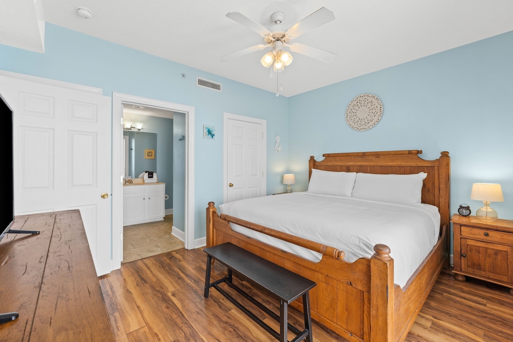 Twin Palms by Book That Condo