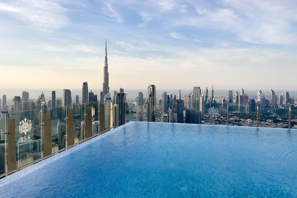 Sky Premium 1BR Duplex with city view