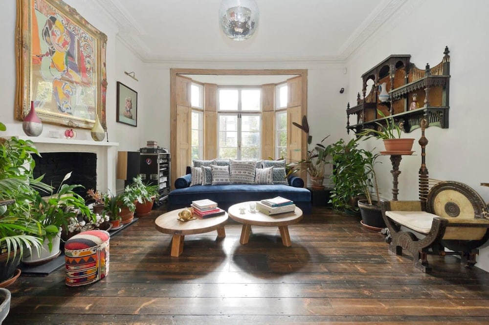 Stylish 5 Bed House in St John s Wood Maida Vale