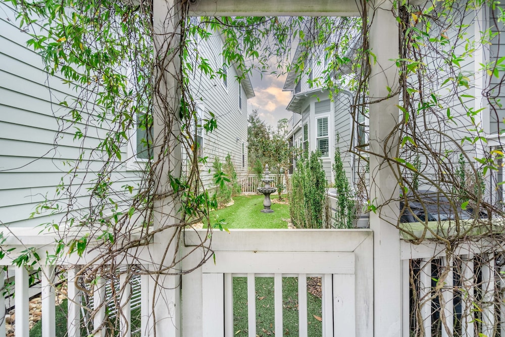 Pearl by Avantstay Idyllic Seaside Getaway w/ 2 Large Decks & Lush Garden view 2