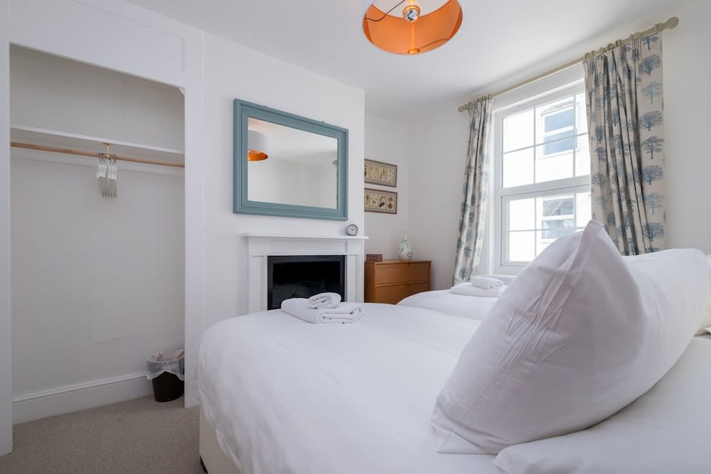 Host Stay Millfield House view 2
