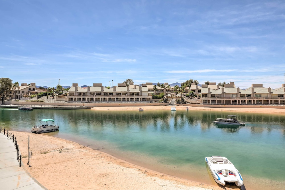 Waterfront Condo w/ Pool Access in Lake Havasu
