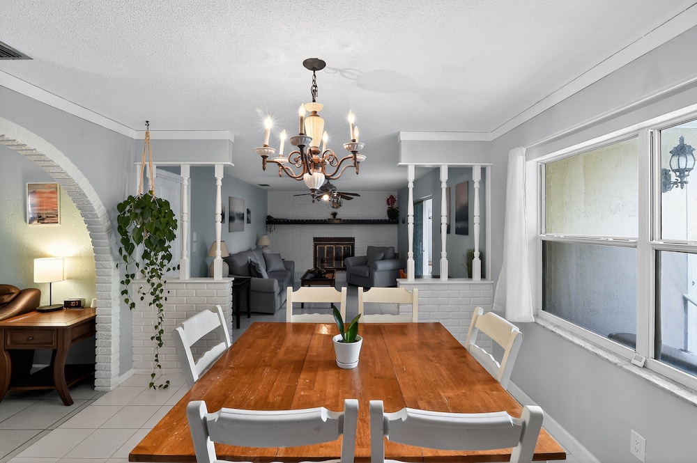 Chelsea Way Getaway Bright 4br Family Retreat 4 Bedroom Home
