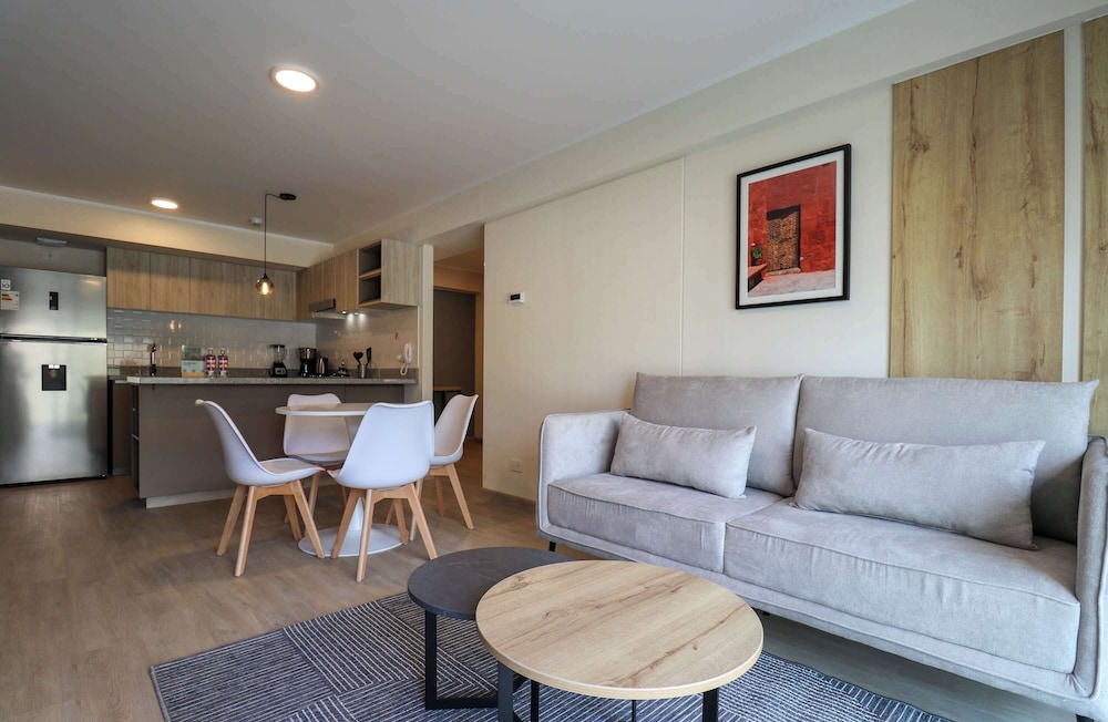 w Alluring 1BR With Balcony in Miraflores