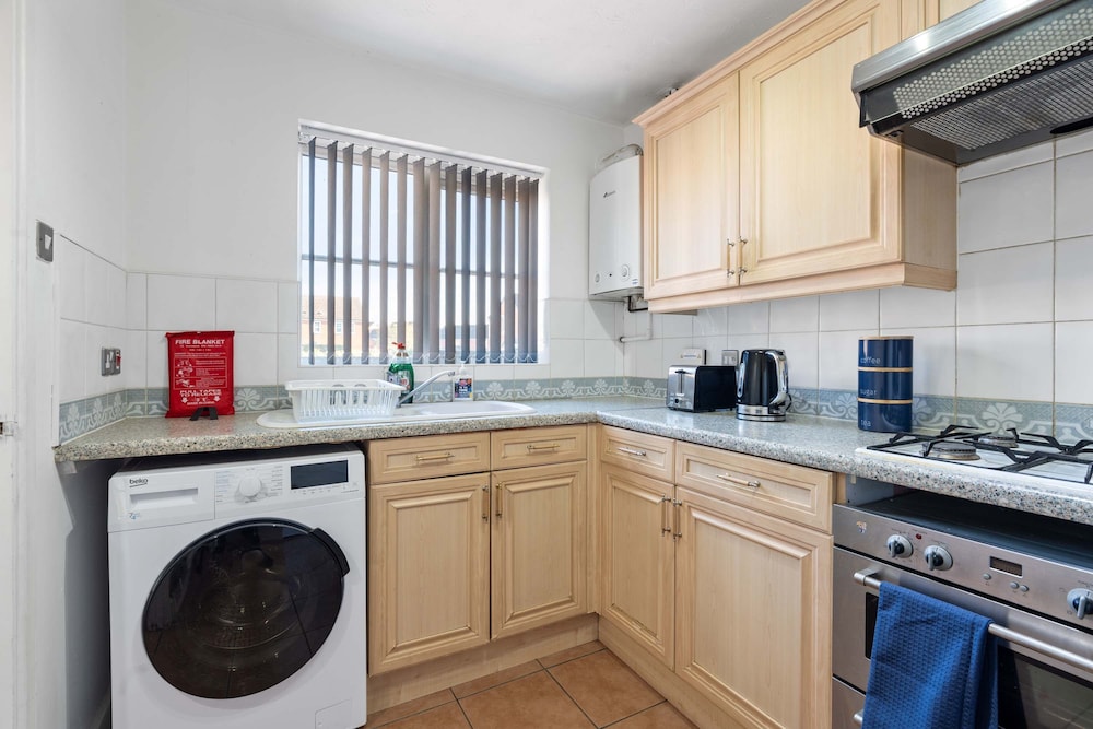 Homely 3 bed House Near Birmingham City Centre