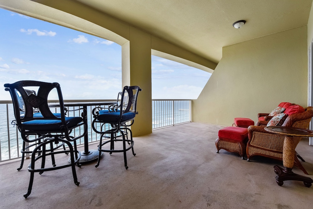 Grand Panama Beach Resort by Book That Condo
