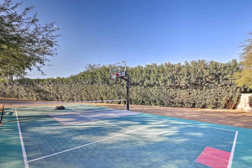 Lavish Paradise Valley Home w/ Sports Court & Pool