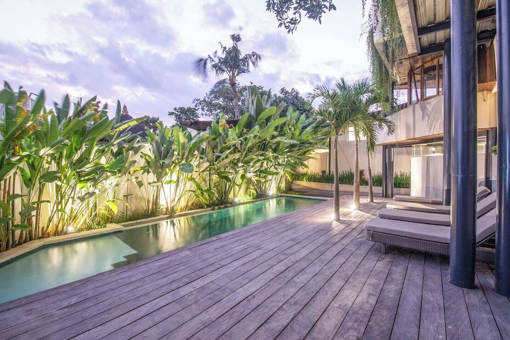 Modern 1-br Loft With Art Deco Vibe Shared Pool